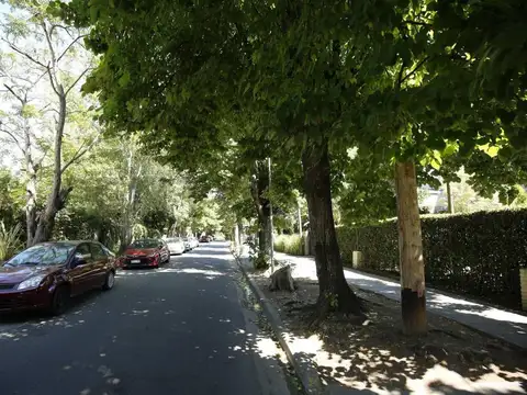 13 C Entre Cantilo y 472 , Piso 0