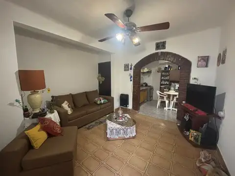 Casa 3 ambientes con 1 baño