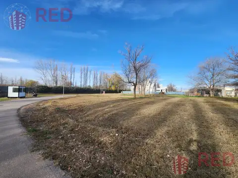 VENDE TERRENO EN BARRIO PRIVADO CINCO SALTOS