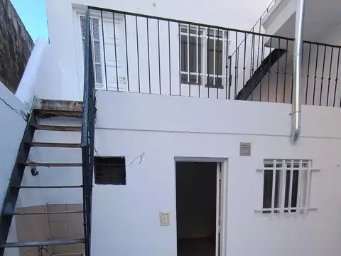 Depto Tipo Casa en Alquiler de 2 dormitorios