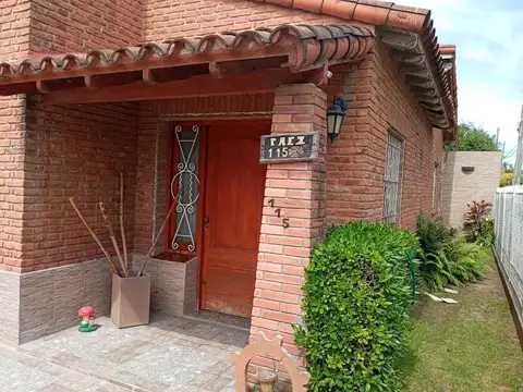 CASA VENTA 3 DORMITORIOS ALTE.BROWN GARAGE Y FONDO