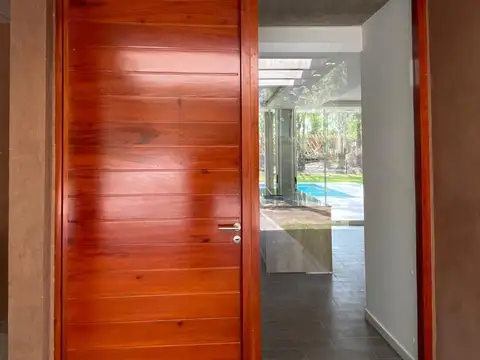 Casa 6 ambientes con 3 baños