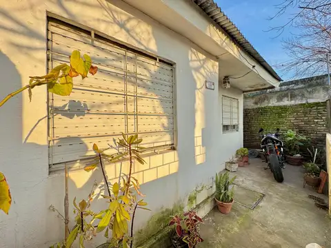 Depto Tipo Casa en Venta en Villa Adelina, USD 60.000
