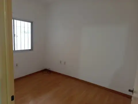 Depto Tipo Casa en Alquiler 66 años