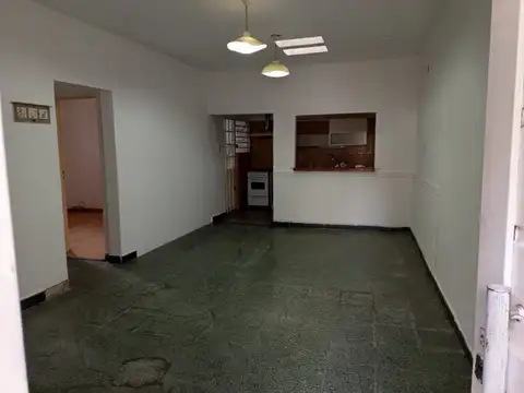 Depto Tipo Casa en Alquiler en Alberdi, $ 630.000