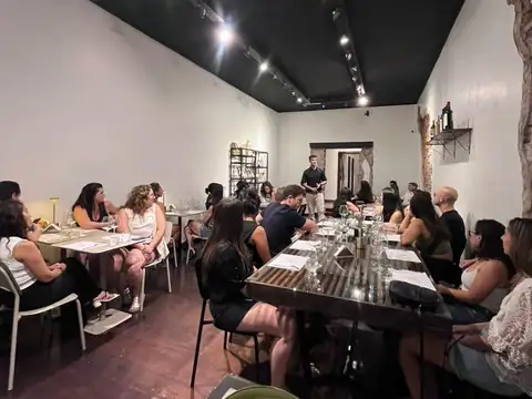 PROPIETARIO VENDE FONDO DE COMERCIO