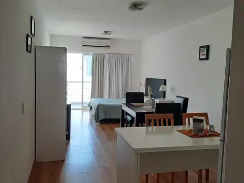 Alquilo Temporario en Balvanera. Monoambiente para 3 Personas.