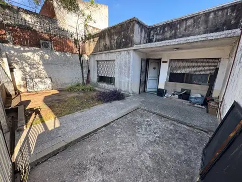 AMPLIO PH EN LORIDA OESTE A ACTUALIZAR - VILLA MARTELLI