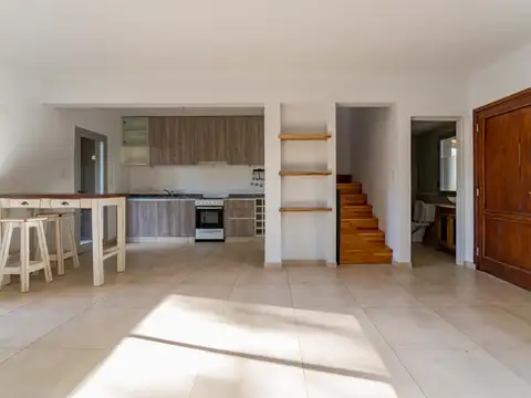 Casa 4 ambientes con 1 baño