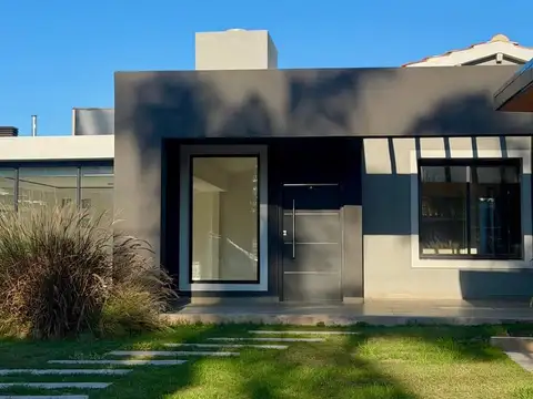 Casa 7 ambientes con 3 baños