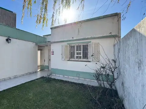 Casa en venta sobre lote propio de 4 amb + jardin