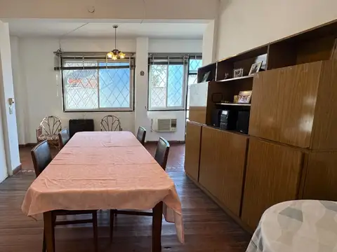 Casa en venta sobre lote propio de 4 amb + jardin