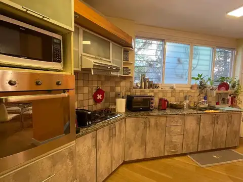 ESPECTACULAR CASA REFACCIONADA EN MARTINEZ