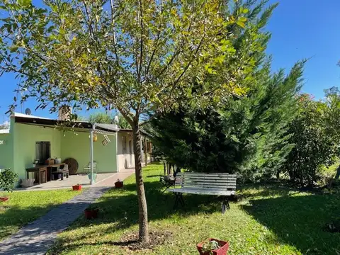Casa en Venta con 2 cocheras