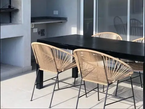 Casa 4 ambientes con 3 baños