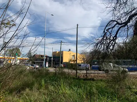 Local en  pleno Foco comercial de Del Viso eje Panamericana