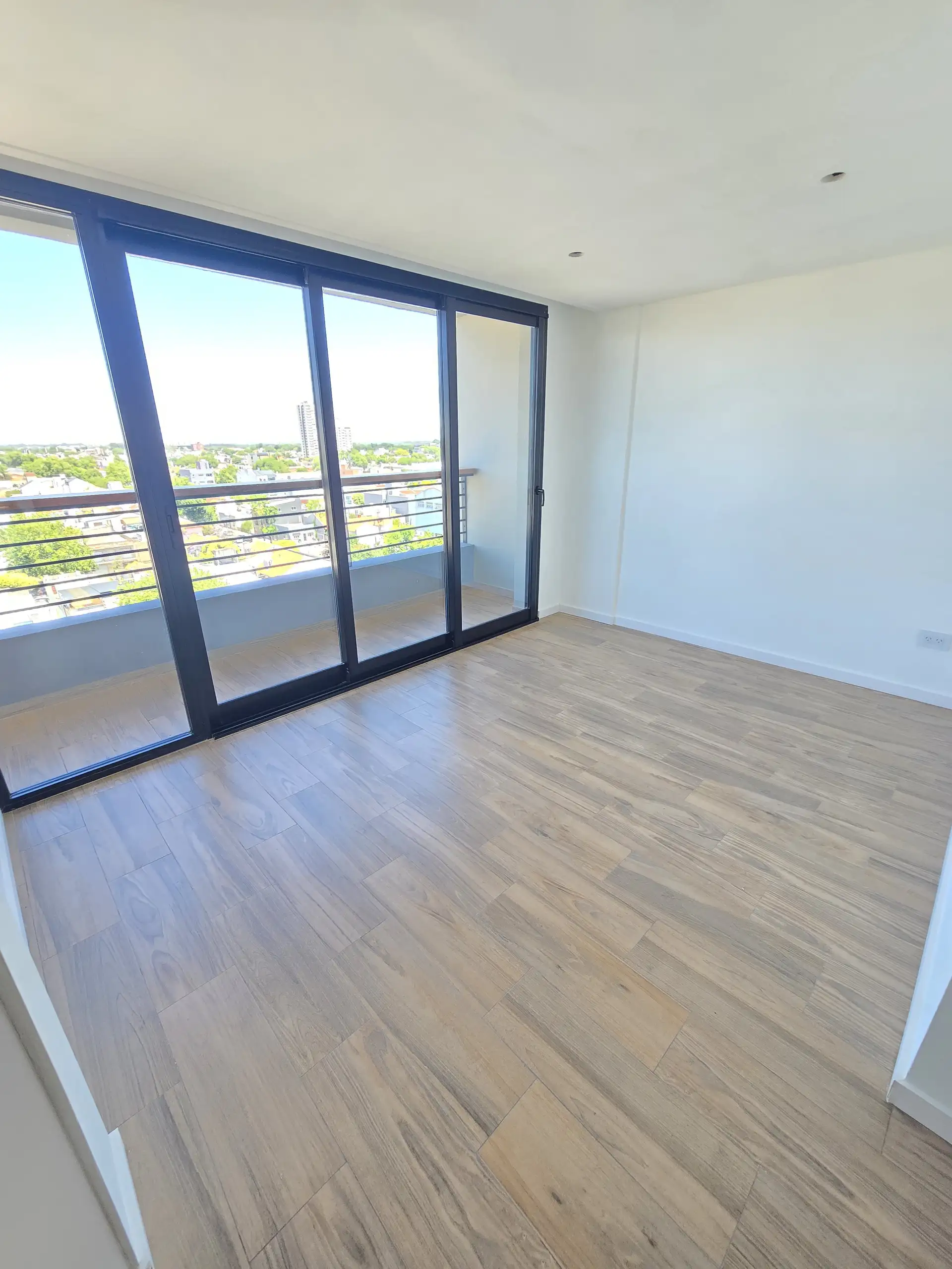 Depto 2 amb, 50m² en 8° piso con balcón — Garay 3400