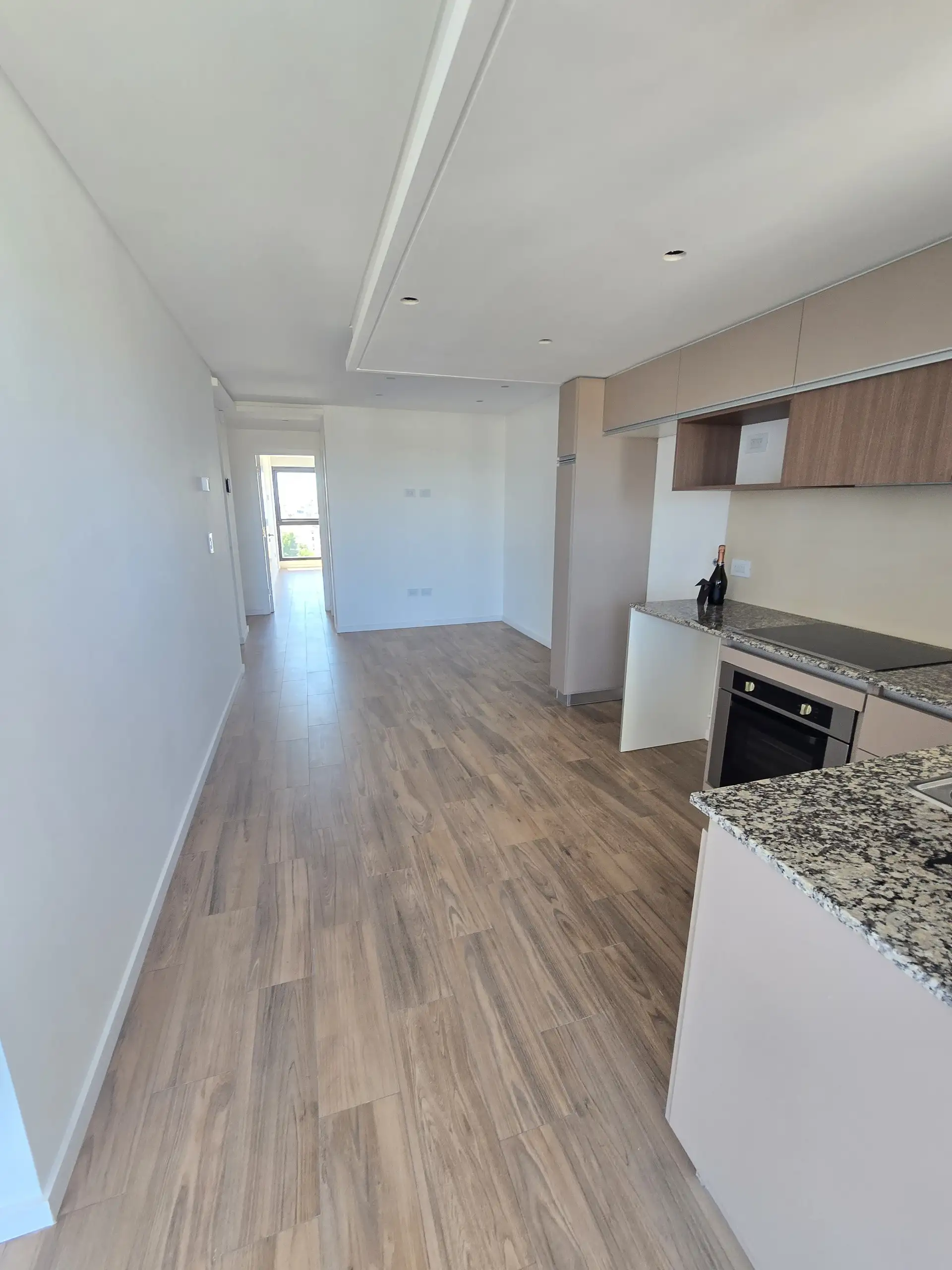 Depto 2 amb, 50m² en 8° piso con balcón — Garay 3400