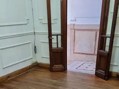 Depto Tipo Casa en Venta 80 años