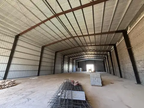 Galpón Premium1000 m2 en alquiler. Complejo cerrado. Los Boulevares