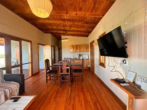 Casa 3 ambientes con 2 baños