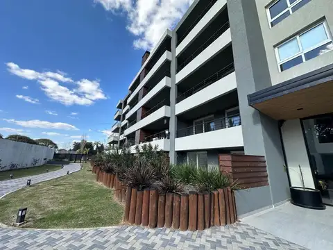 Departamento en Alquiler con 1 cocheras