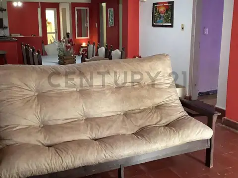 Casa 6 ambientes con 1 baño