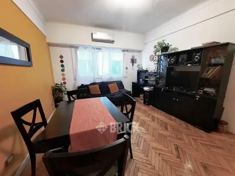 AV. RIVADAVIA AL 2000 - 51 M2 2 BAULERAS IMPECABLE