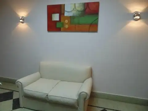 Oficina 6 ambientes con 1 baño