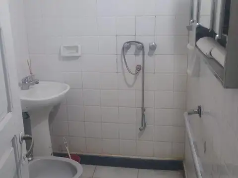 Oficina 3 ambientes con 1 baño