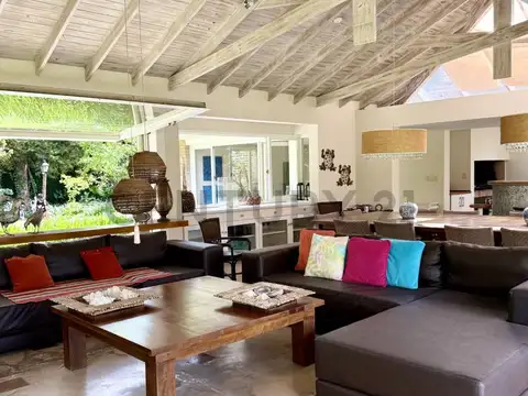 Casa en Venta en Manuel B Gonnet, USD 700.000