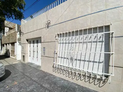 VENTA/PERMUTA - Casa 3 dormitorio con cochera. Bella Vista, Rosario.