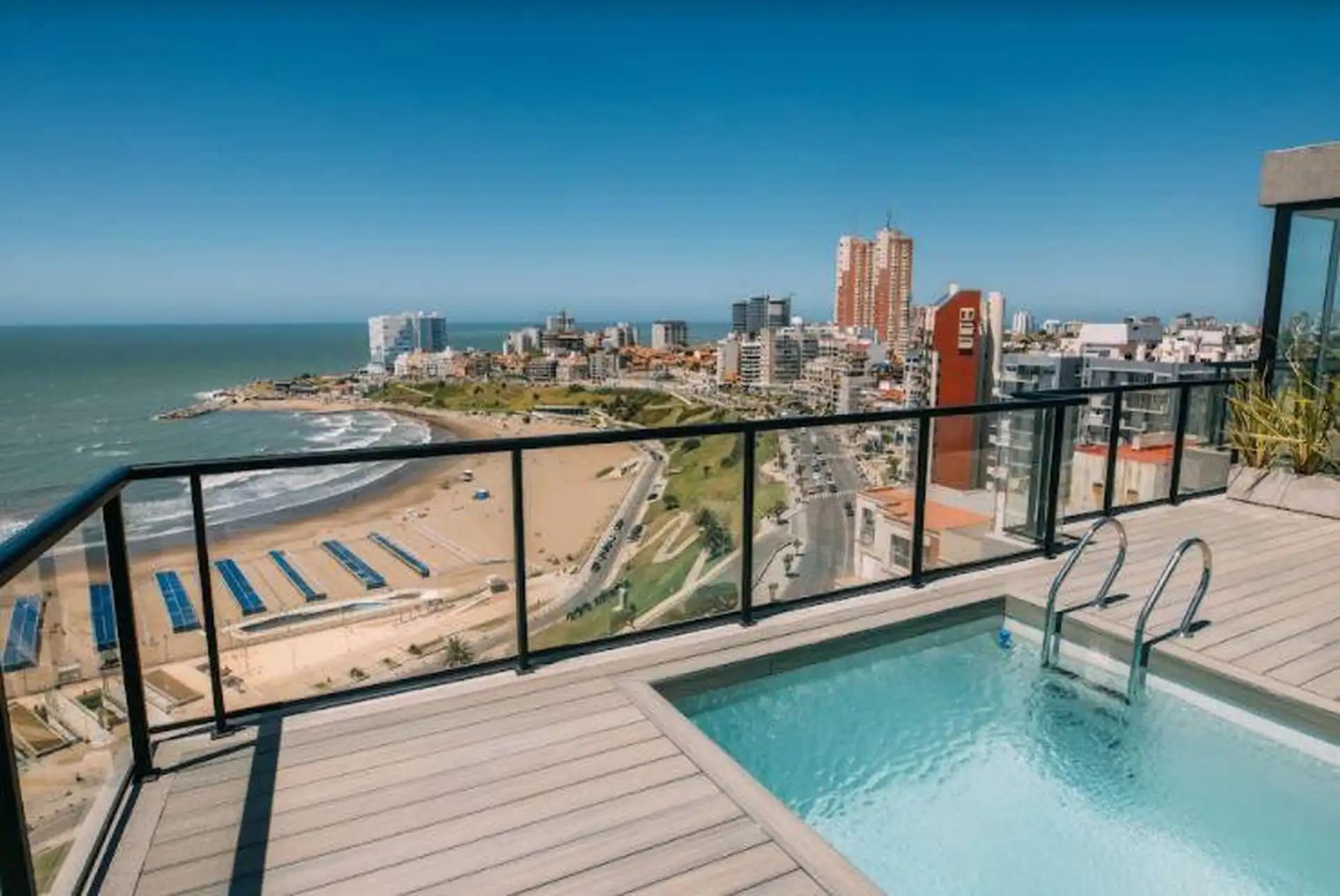 Residencias Roque Suarez - Colón y la Costa - Primera línea de mar