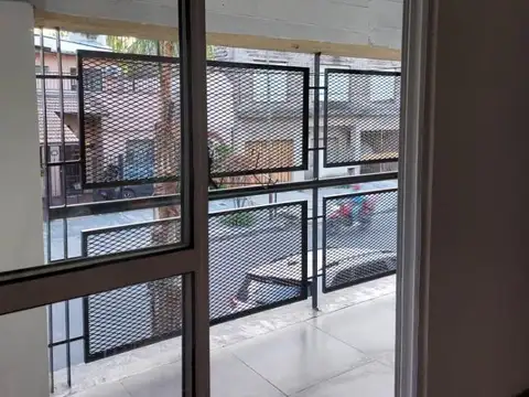 DEPARTAMENTO 2 AMBIENTES CON ENTRE PISO