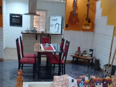 Casa 3 ambientes con 2 baños