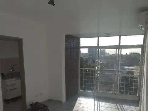 Bouquet Roldan 148 , Piso 4