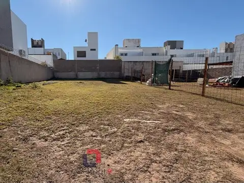 Terreno en Venta en Miradores De Manantiales, USD 86.000