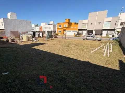 Terreno en Venta en Miradores De Manantiales, USD 86.000