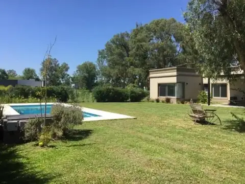 Casa en Venta 5 ambientes en Barrio cerrado Monet