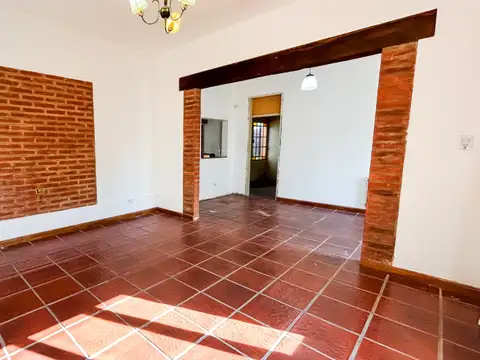 Casa 2 ambientes con 1 baño