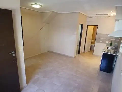 Casa en Alquiler en Lanus Este, $ 500.000