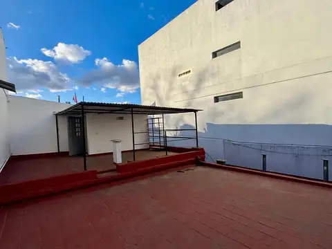 Depto Tipo Casa en Alquiler 40 años