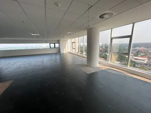 Oficina en Alquiler con 5 cocheras