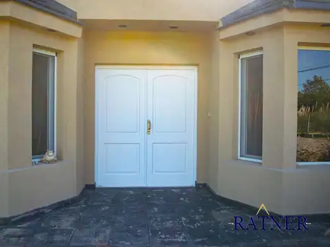 Casa en Venta en Barrio Cube, USD 305.000