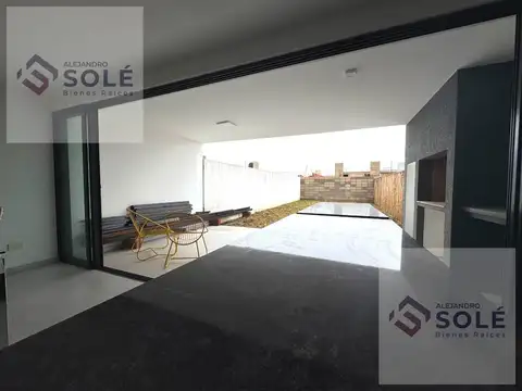 Casa en Venta con 1 cochera