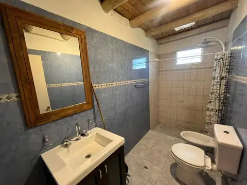 Casa en Alquiler con 3 cocheras