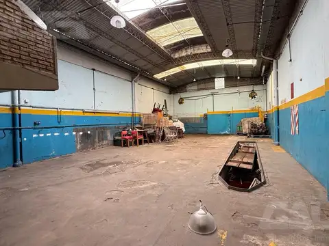 Galpon en Venta 8  mts Frente