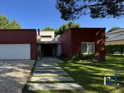 Casa en alquiler temporario de 3 habitaciones en Pinamar