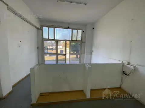 Local en Alquiler en Francisco Alvarez, $ 500.000