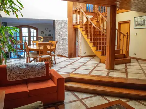 MARTINEZ - VENTA GRAN CHALET 4 DORMITORIOS